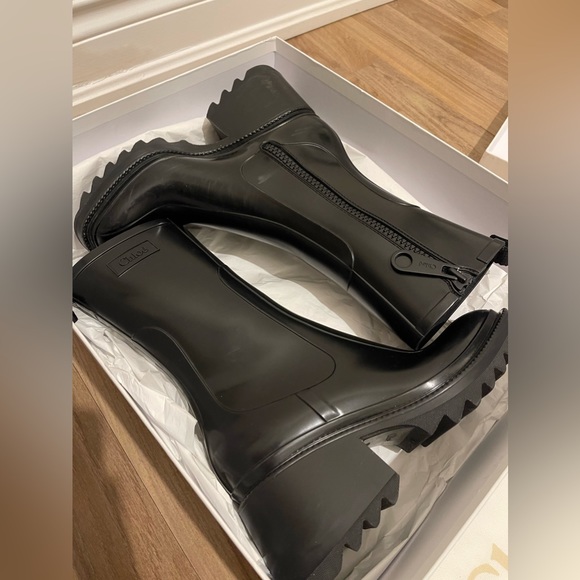 ❌SOLD❌ Chloe Betty Rain Boots - Picture 2 of 8